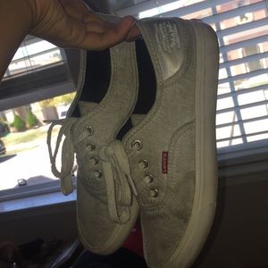 Levi’s low top shoes